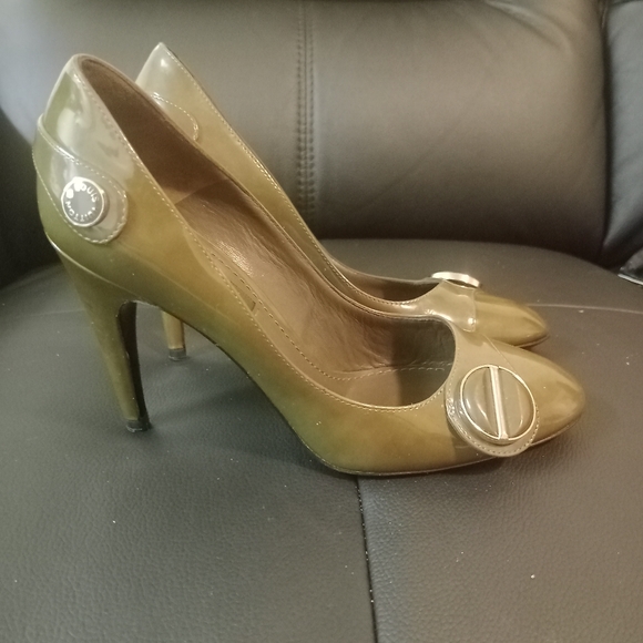 Louis Vuitton Women's green Courts size 35 - Picture 3 of 9
